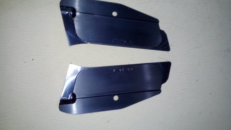 Se vende  :          cachas de aluminio negras 50
                            cachas de madera noble  31