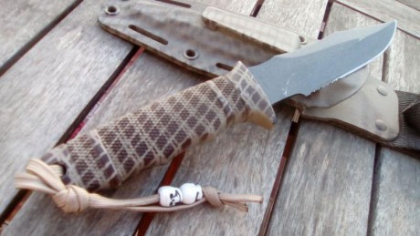 Cuchillo versión antigua ya descatalogado
Conseguído de mano de un marine en el año 1999
Fabricado en 00