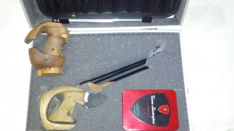 Vendo Hammerli 150, calibre 22, por no usarla. Buen estado y muy bien tratada. 608863379
450€ 02