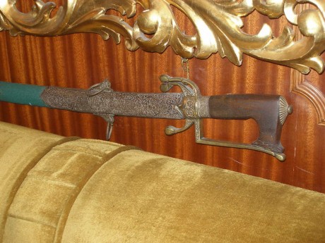 Hola a todos, quisiera saber algo sobre esta pagina de internet que vende espadas, estoy interesado en 121