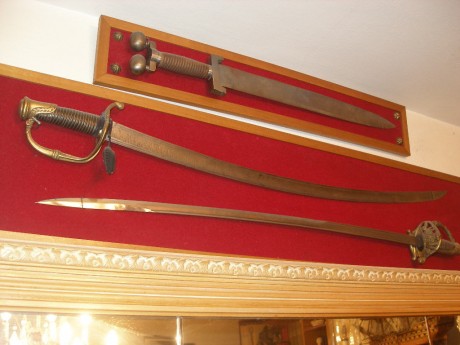 Hola a todos, quisiera saber algo sobre esta pagina de internet que vende espadas, estoy interesado en 120