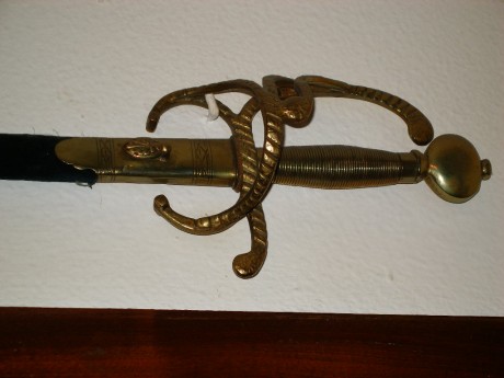 Hola a todos, quisiera saber algo sobre esta pagina de internet que vende espadas, estoy interesado en 141