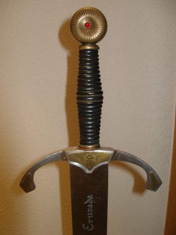 Hola a todos, quisiera saber algo sobre esta pagina de internet que vende espadas, estoy interesado en 150