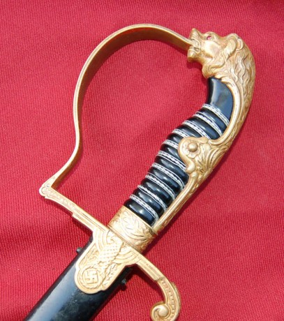 Hola a todos, quisiera saber algo sobre esta pagina de internet que vende espadas, estoy interesado en 162
