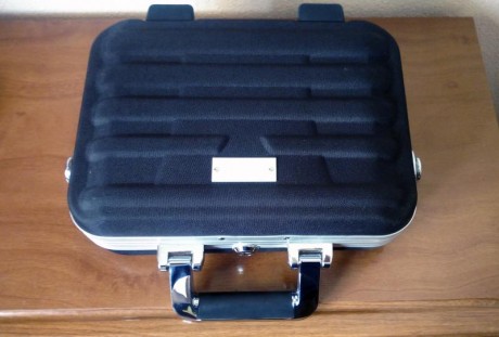 Vendo maletin Vanguard para arma corta,está usado pero en buen estado,tiene cerradura con llave.
La medidas 00