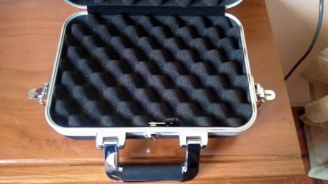 Vendo maletin Vanguard para arma corta,está usado pero en buen estado,tiene cerradura con llave.
La medidas 11