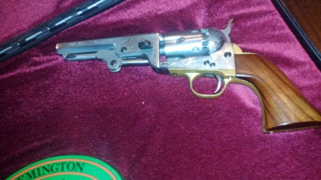 Un amigo me a pedido que ponga estas armas en venta.
Yo solo pongo el mensaje , la venta la hace el , 00