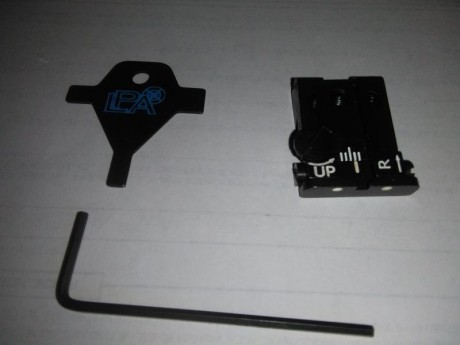  Vendo un alza regulable LPA TPU45CT30. Es nueva, recién comprada, pero no vale para mi pistola.
Es un 00