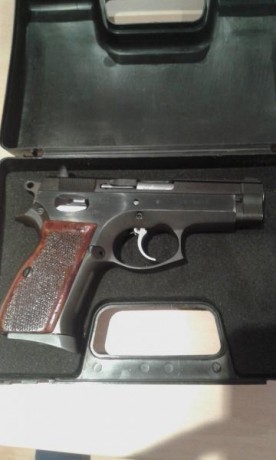 Antes de entregarla a la GC, pues ya no la uso, para los amantes de los buenos hierros, 
Vendo una Sprngfield 01