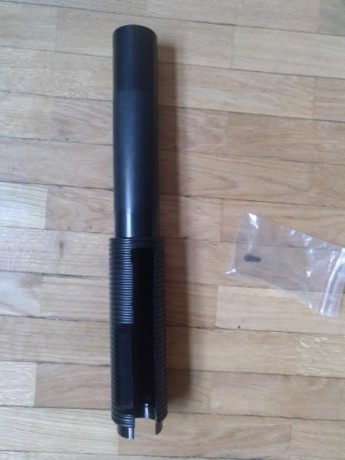 Vendo carcasa de plástico de calidad para convertir la carabina GSG-5 en el modelo SD.
Va con un tornillo 02