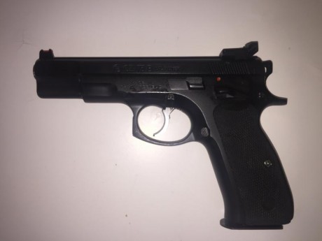  Vendo pistola CZ 75 B de cal 9 mm  preparada para tiro de precisión. Alza y punto LPA y disparador afinado. 00