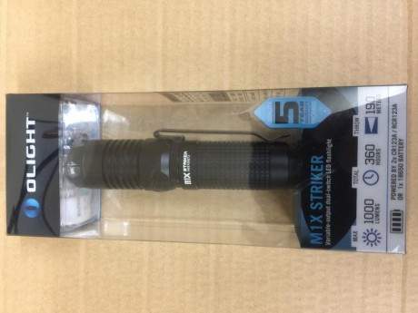 Nueva a estrenar.
LED, EDC 1000 lúmenes (5 min).
360lumemes 2h.
60 lúmenes 12h.
10 lúmenes 60h.
1/2 lumen 12