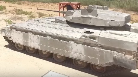 Para picar a algunos... imaginen un AMX-10RC con misiles anticarro y un cañon de 40 mm CTA, mejors blindaje... 101