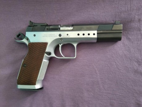 Pistola Tanfoglio Límited 9 mm. En perfecto estado.
La compré hace tres meses para participar en el campeonato 01
