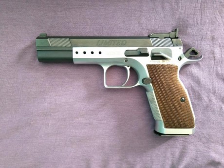 Pistola Tanfoglio Límited 9 mm. En perfecto estado.
La compré hace tres meses para participar en el campeonato 00