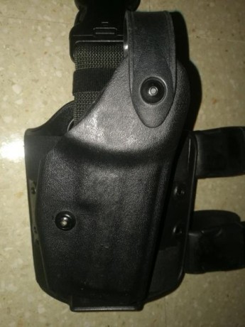 Funda con pernera original marca safariland. Para hk usp compact. La funda esta usada pero en perfectas 01