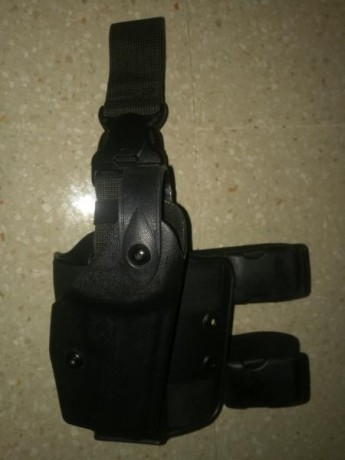 Funda con pernera original marca safariland. Para hk usp compact. La funda esta usada pero en perfectas 11