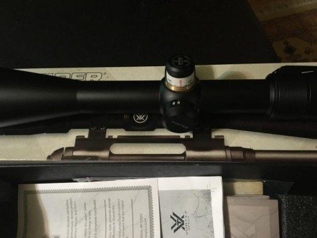 Vendo este visor solo usado para poner en tiro un rifle en galeria y hacer fotos, ninguna marca, ni rastro 10