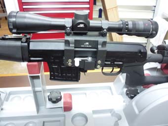 Sabeis algo de este subfusil? Esta a la venta en NIDEC en calibre .222 y a mi me parece que muy bien de 00