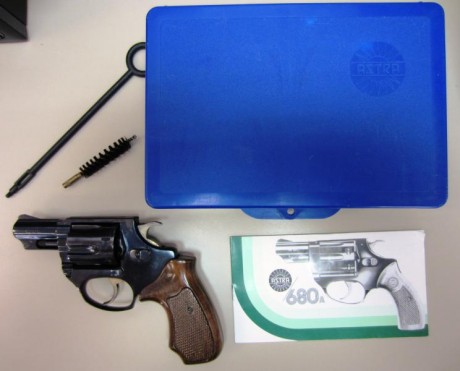  Se vende revolver Astra 680A calibre .38 SPL 
Cañón de 2" y capacidad para seis cartuchos.
Guiada 01