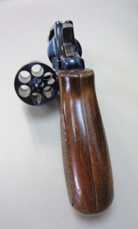  Se vende revolver Astra 680A calibre .38 SPL 
Cañón de 2" y capacidad para seis cartuchos.
Guiada 00