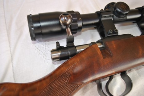 Se vende:
- Carabina CZ452 ZKM en calibre .22Magnum. Incluye:
- Visor Bushnell 3-9x40mm
- Dos Cargadores 50