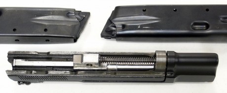 Se vende CZ 75 en calibre 9mm y con conversión 22lr, viene con 3 cargadores del 9mm y 2 del 22lr, el arma 62