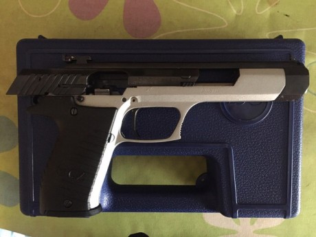 Vendo pistola cz 122 sport en cal 22lr, guiada en F. El arma se encuentra en malaga, no hago envios.
Con 01