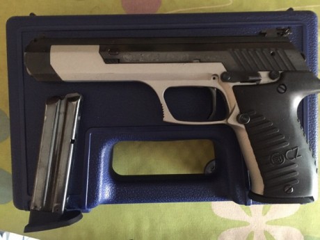 Vendo pistola cz 122 sport en cal 22lr, guiada en F. El arma se encuentra en malaga, no hago envios.
Con 00