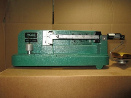 Buenas.
Dispongo de dos balanzas RCBS para vender. Modelos 10-10 y 502, en perfectas condiciones esteticas 00