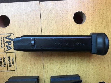 Se vende cargador para HK USP Compact (13 cartuchos ) prácticamente nuevo, 5 o 6 usos.
Se encuentra en 02