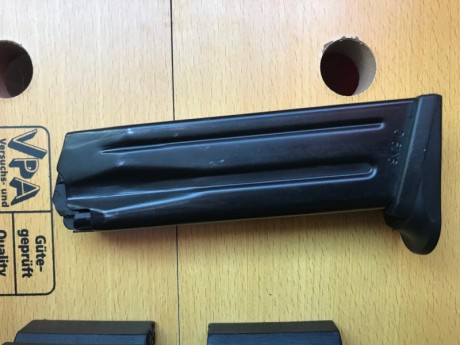 Se vende cargador para HK USP Compact (13 cartuchos ) prácticamente nuevo, 5 o 6 usos.
Se encuentra en 01