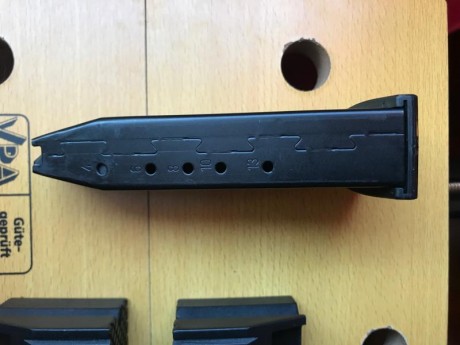 Se vende cargador para HK USP Compact (13 cartuchos ) prácticamente nuevo, 5 o 6 usos.
Se encuentra en 00