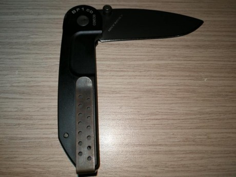 NAVAJA EXTREMA RATIO BF1 CLASSIC ORIGINAL.

2 Spyderco.

Extrema Ratio: 100€.

Spyderco Tenacius: 35€.

Hoja 00