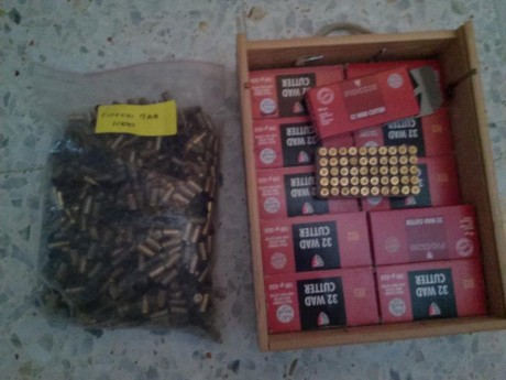 Hola a todos, vendo
* 1000 vainas fiocchi 20€ VENDIDAS
*   850 vainas 32 S&W 65€. Pueden ir con sus 00