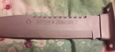 En venta este mítico cuchillo en estado NUEVO.Llevará conmigo unos 8 años. Comprado por mi en una armería.
 01