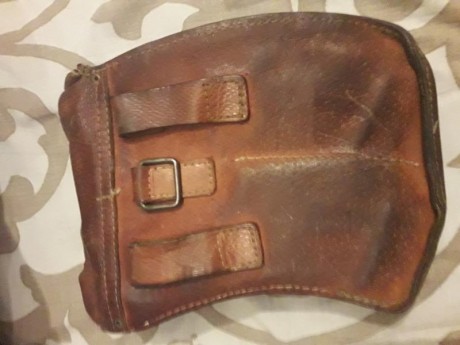 Vendo:
3 cargadores nuevos de 30 -solo colección-
funda de cuero para 4 cargadores, original. usada
culata 01