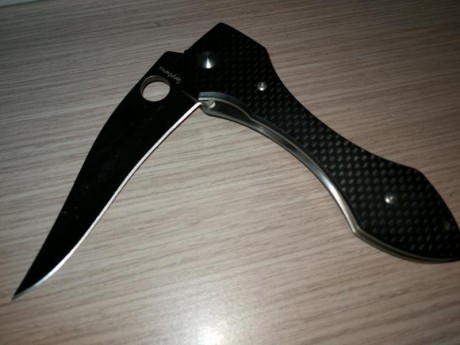 Se vende esta mítica navaja sin uso, perfecto estado.
Acero VG10.
Hoja: 98 mm.
Mango: 94 mm.
Peso: 119 00