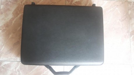 Vendo dos cargadores de UNIQUE 40 euros  70 los dos.
  Dais de 9 m/m, cambio por unos del 45 ACP, los 22