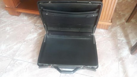 Vendo dos cargadores de UNIQUE 40 euros  70 los dos.
  Dais de 9 m/m, cambio por unos del 45 ACP, los 21