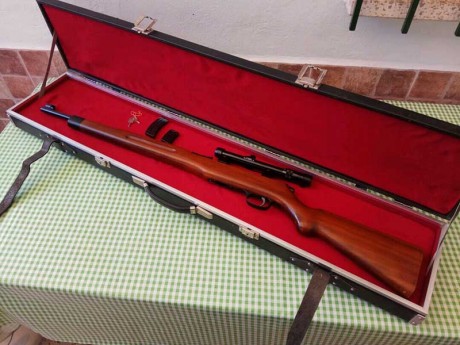 Hola a todos,

vendo esta carabina del calibre 22lr. Es una carabina semiautomática de la marca alemana 02