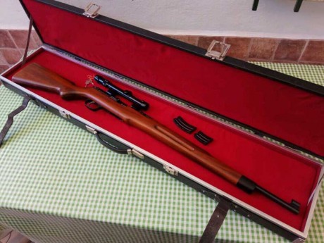 Hola a todos,

vendo esta carabina del calibre 22lr. Es una carabina semiautomática de la marca alemana 01