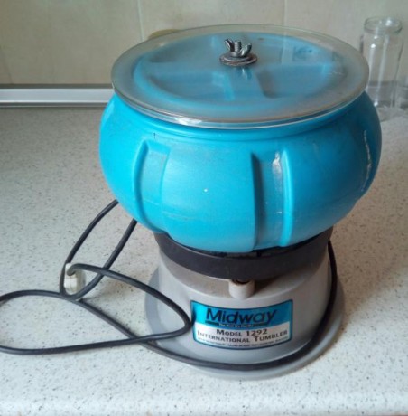 Se vende maquina para la limpieza de vainas. Se pueden enviar mas fotos por whatsapp. Precio 40euros mas 02