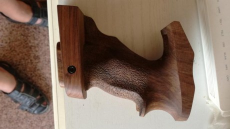 Tengo dos cachas de la Fas,una en talla M y otra en talla L.
La de talla M tiene algun retoque,pido por 11