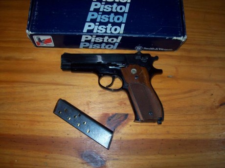Se venden estas tres armas en perfecto estado de uso y conservación, la Smith & Wesson 39-2 la compré 02