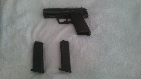  DSC_0530.JPG vendo pistola hk usp guiada en A en muy buen estado por 320 euros 02
