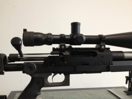 Vendo UNIQUE FMR RS1 SNIPER del calibre 308. 
Con gatillo JEWELL.
Funda de cuero para el cerrojo.
Guia 31