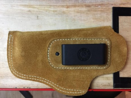 Funda de cuero para pistola pequeña, es marca Vega y esta nueva. 10€

 IMG_0029.JPG 
 IMG_0030.JPG  01