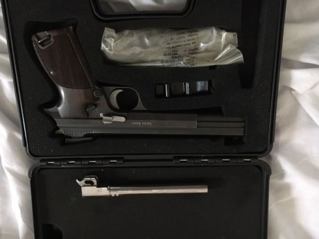 Hola a todos:
Un amigo me ha pedido que le anuncie la venta de una de sus armas.
Se trata de una SWISS 01