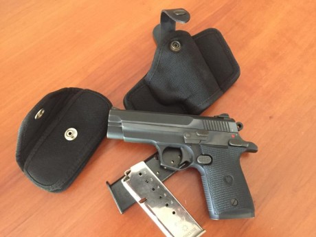 Buenas tardes,

Vendo pistola Firestar 9mm con funda Vega Holster y dos cargadores. Todo en perfecto estado.

Precio 02